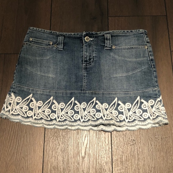Candies jeans miniskirt w/embroidered edge - Picture 1 of 3